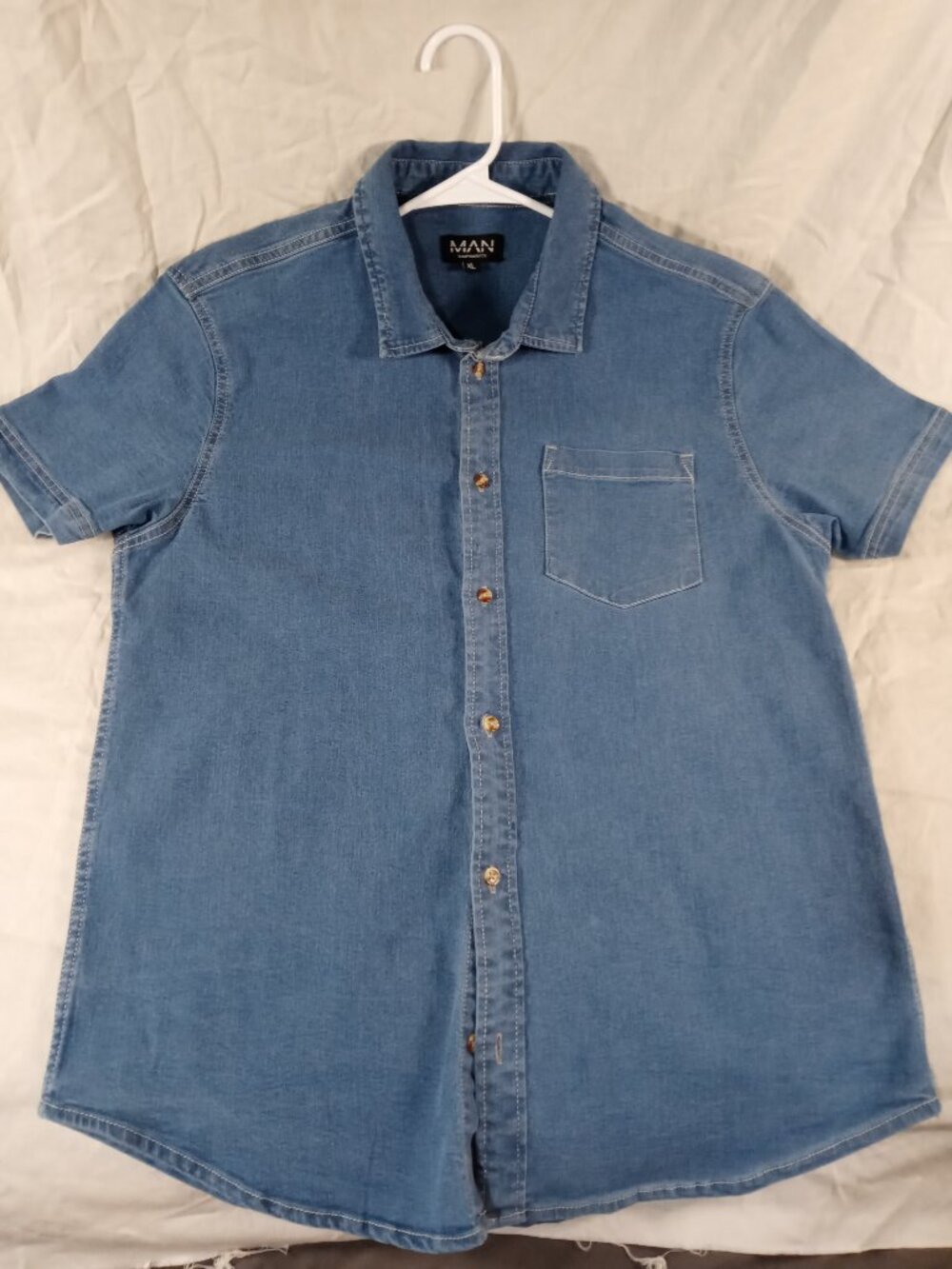MAN Boohoo Demin Blue Jean Men Button Up Short Sleeve Polo Shirt in Great Cond